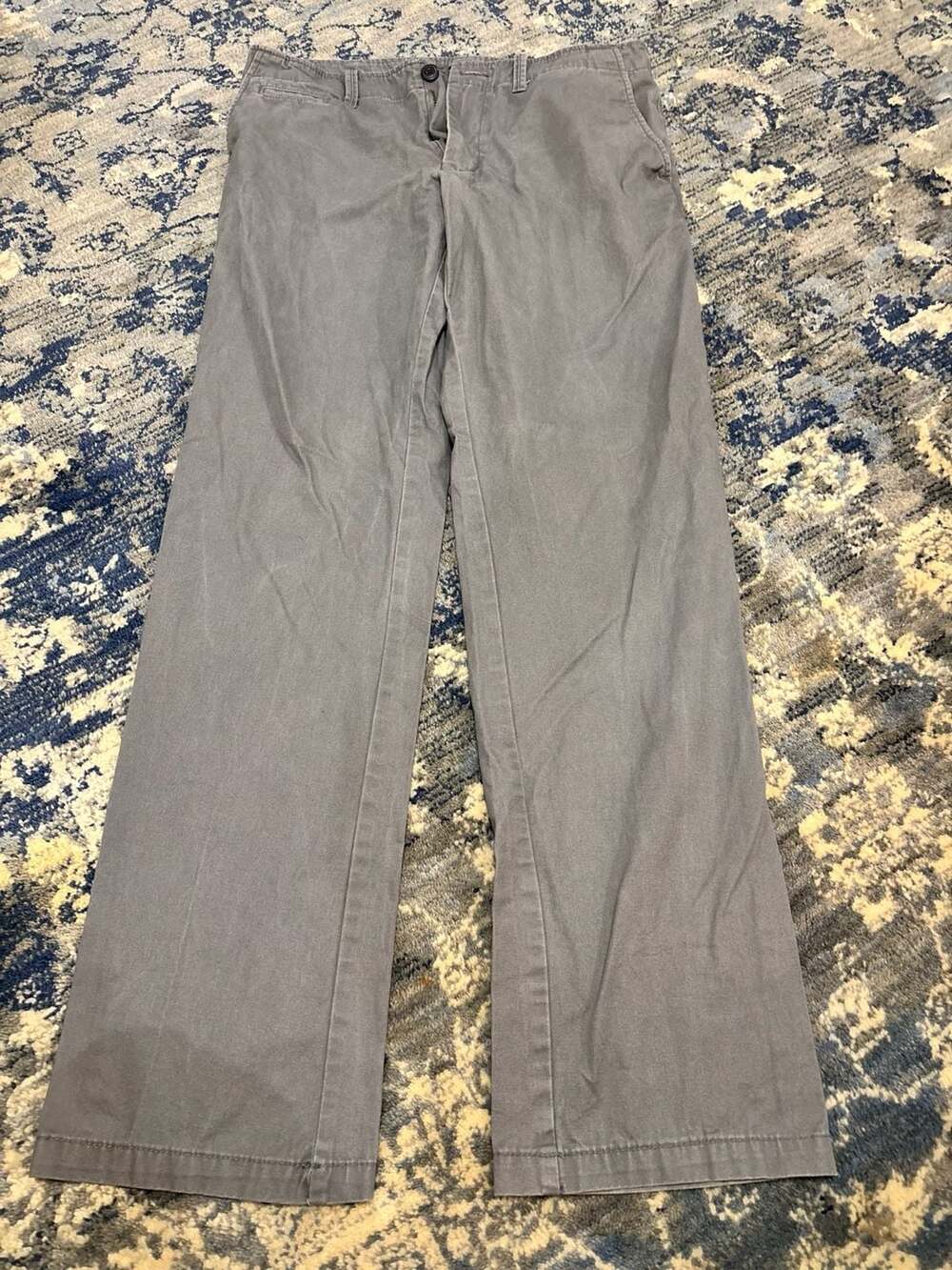 Old Navy Broken-In Straight Pants Size 32x34 Gray